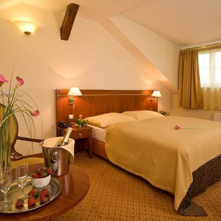 Hotel Raffaello Prague Room photo